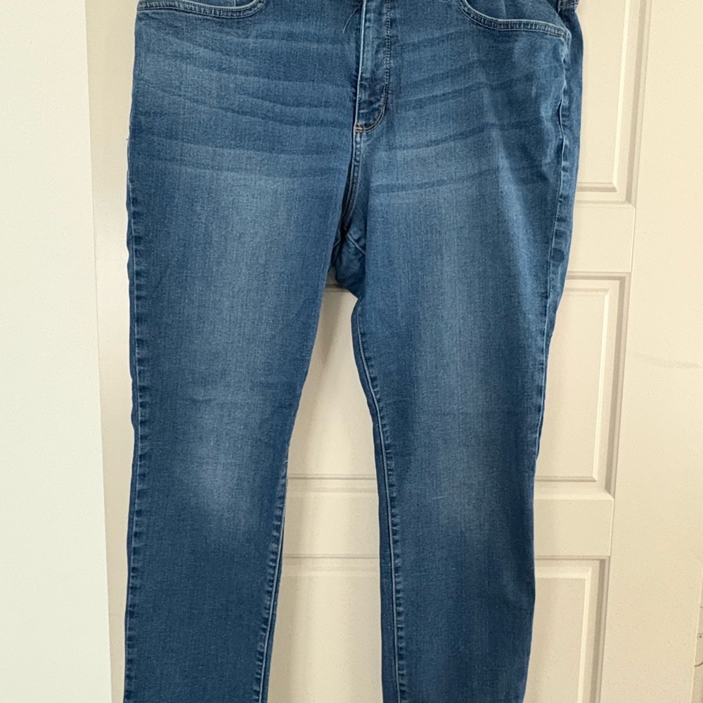 a.n.a Women's Straight Leg Jeans in Blue
